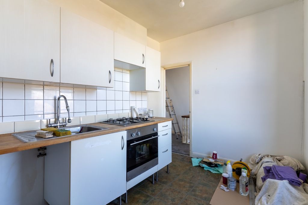 Property photo 3 of 10 5068462