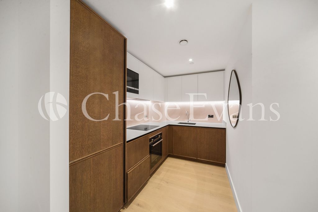 Property photo 2 of 9 Kitchen