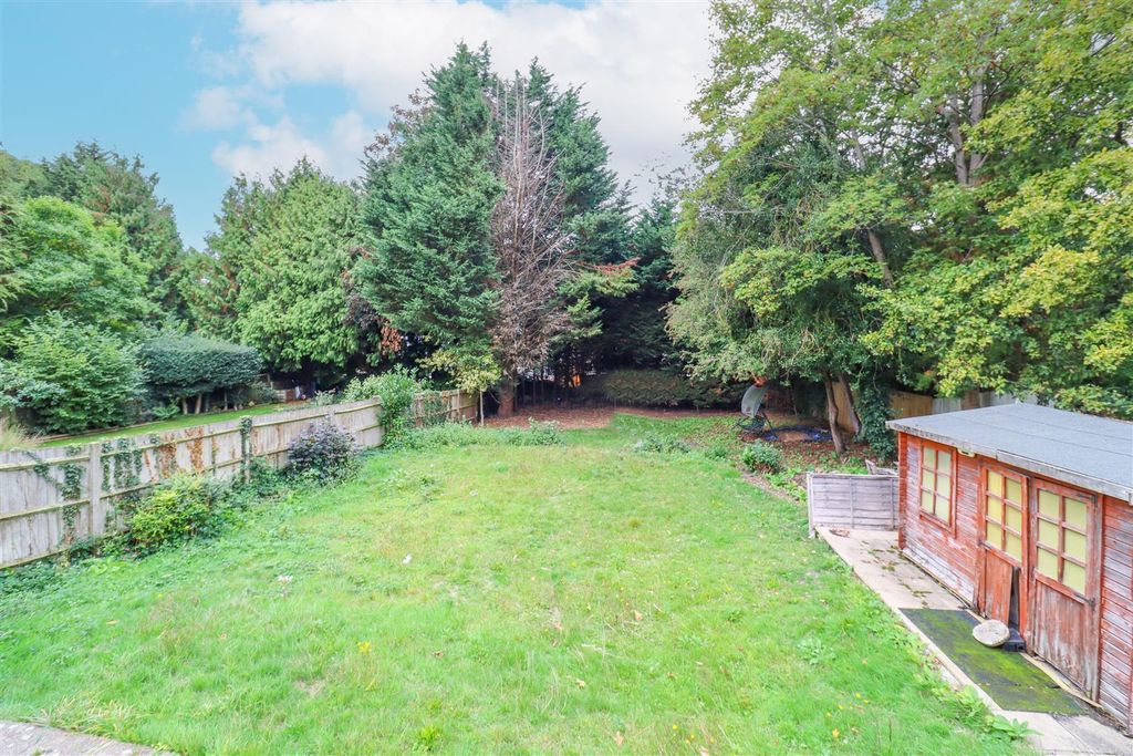 Property photo 2 of 29 Garden