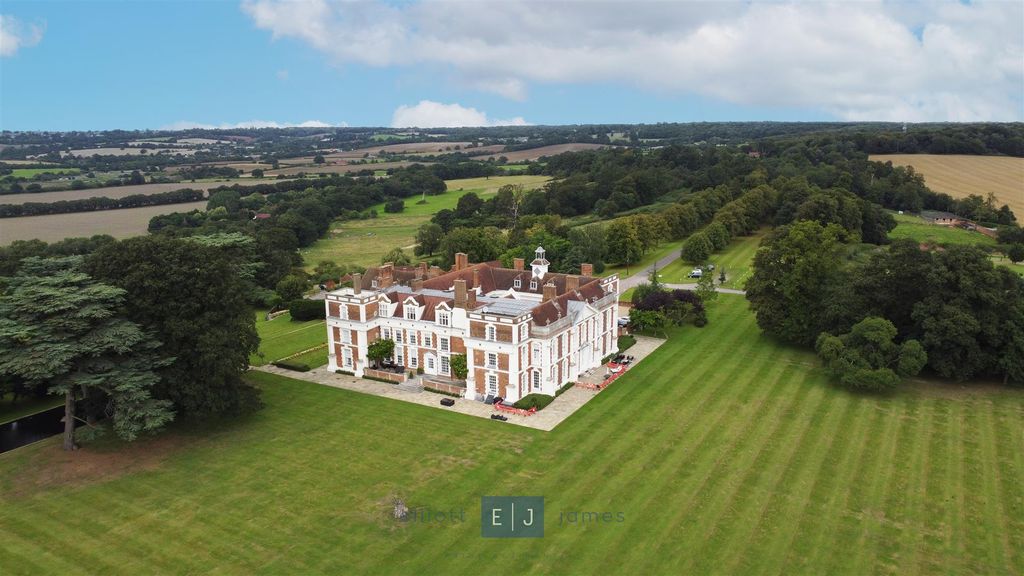 Property photo 2 of 29