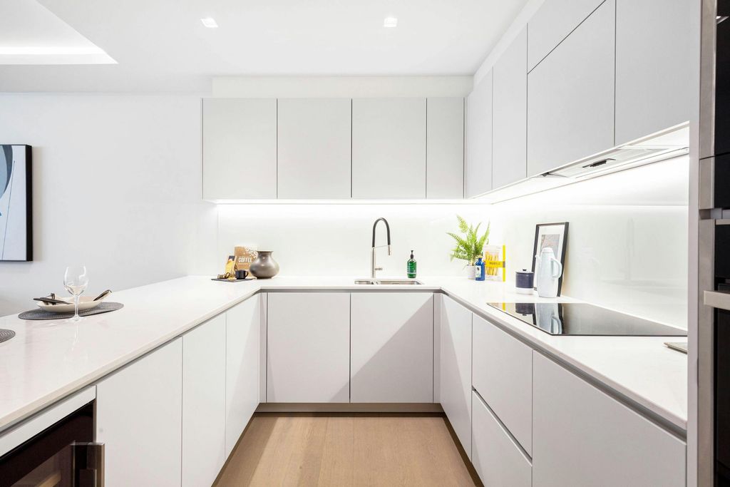 Property photo 3 of 9 Kitchen
