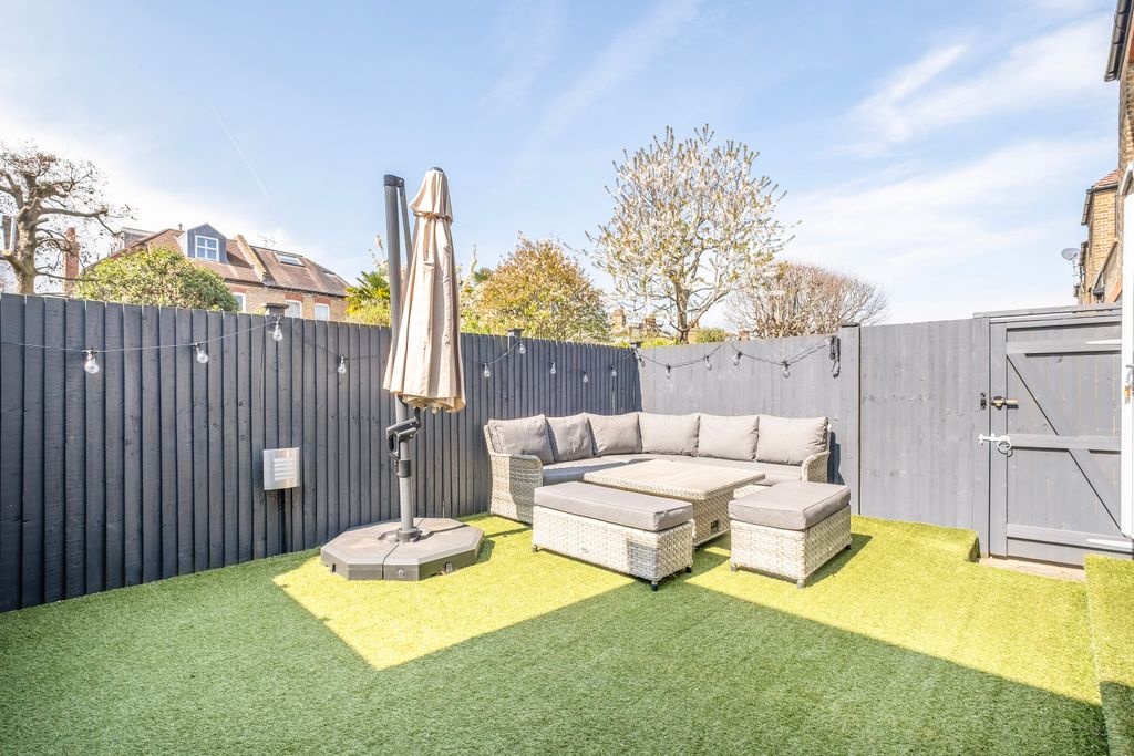 Property photo 2 of 13