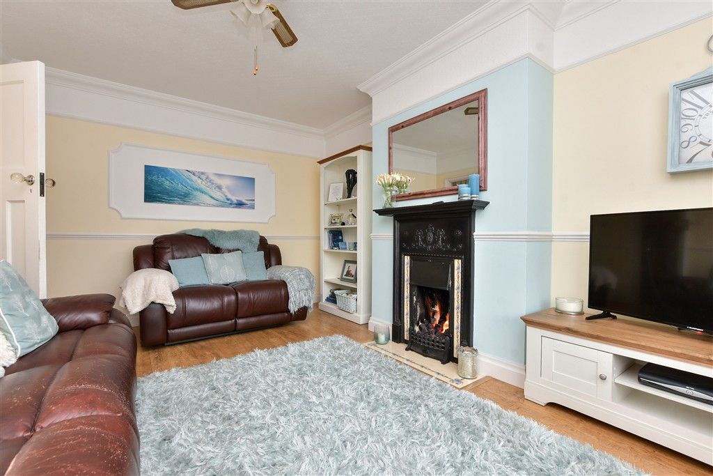 Property photo 2 of 15 Lounge