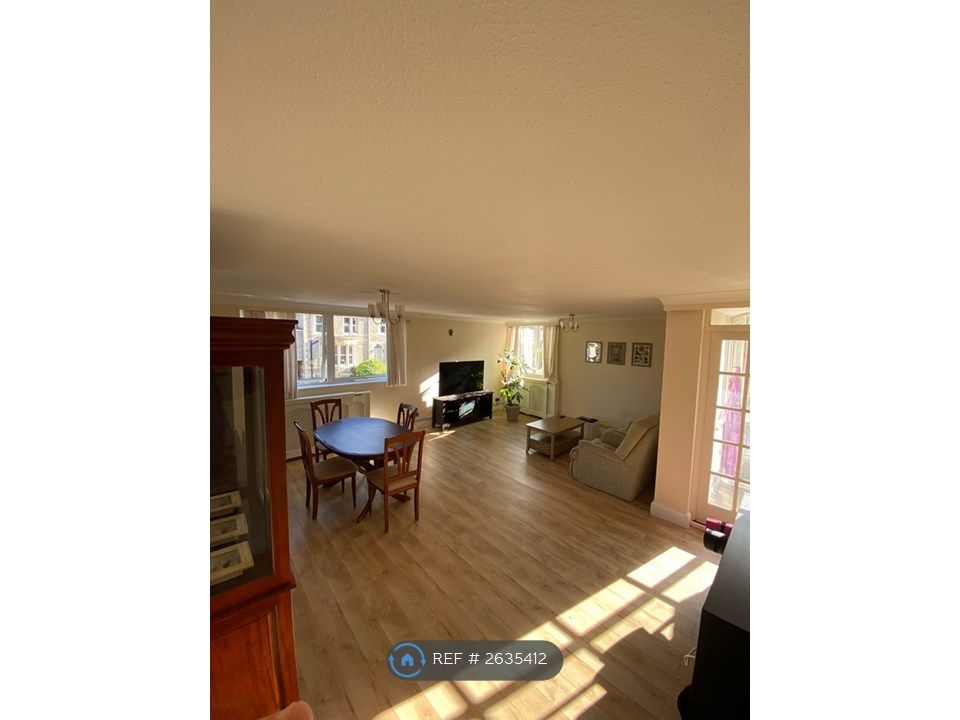 Property photo 1 of 15 Lounge1