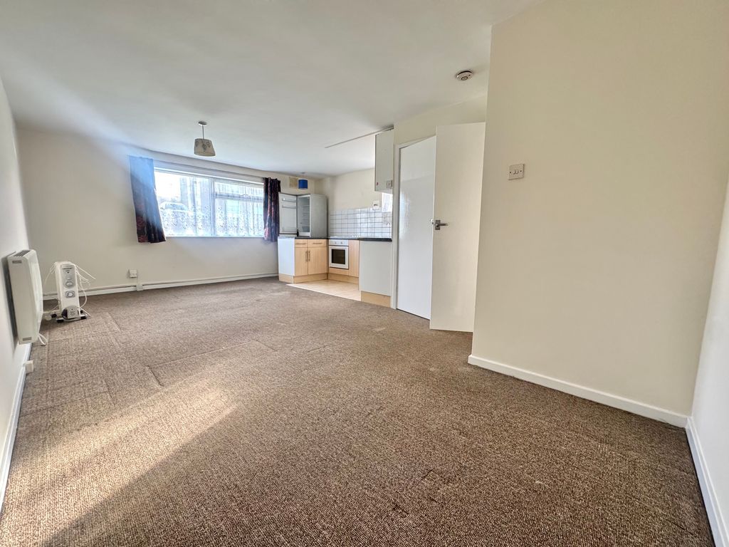 Property photo 3 of 4