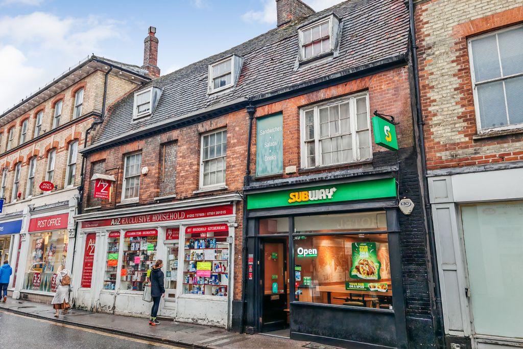 Property photo 3 of 9 15 The Borough, Farnham, Gu9 7Nf