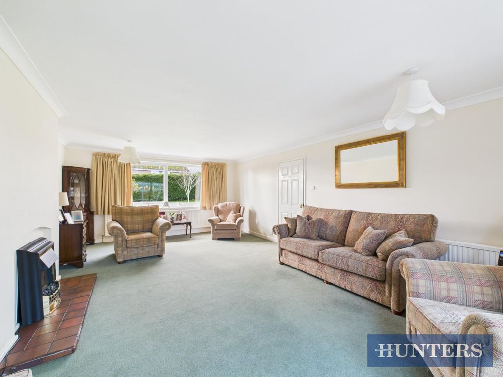 Property photo 3 of 22 Lounge