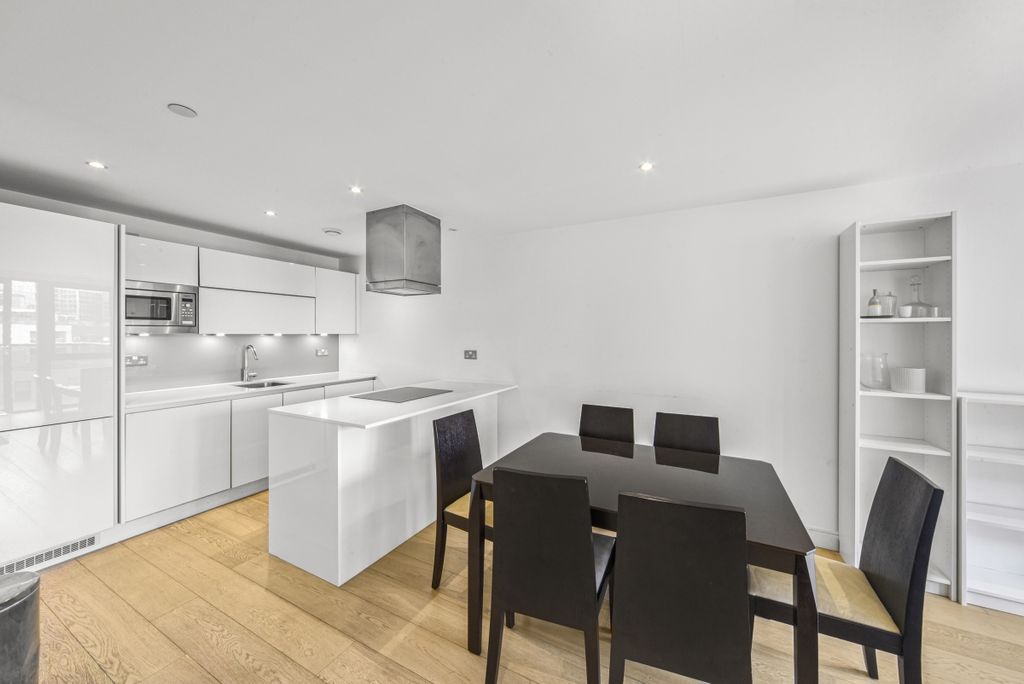 Property photo 2 of 14 Dsc_1105_High