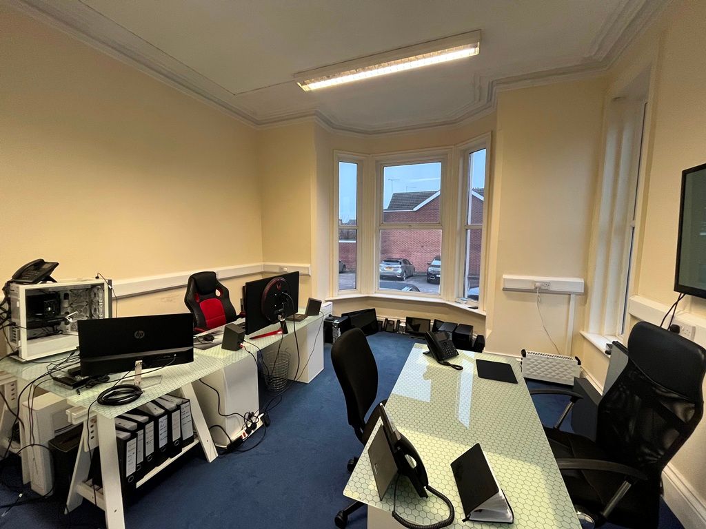 Property photo 2 of 6