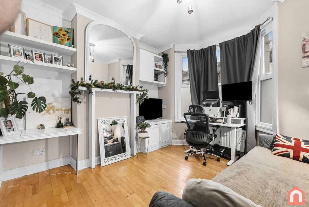 Property photo 3 of 11