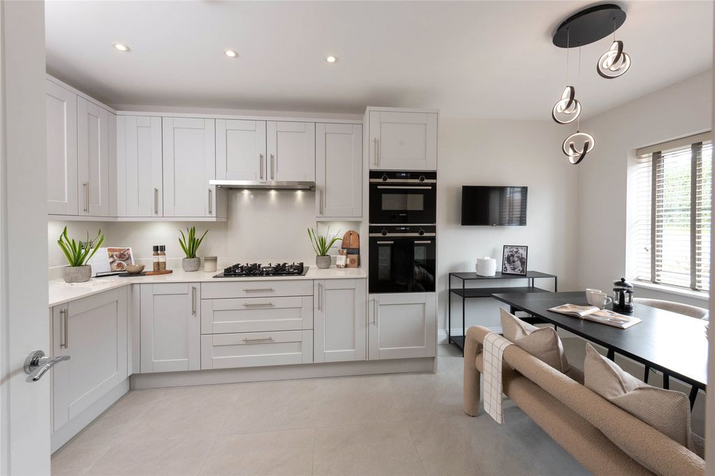 Property photo 2 of 8 Kitchen/Dining