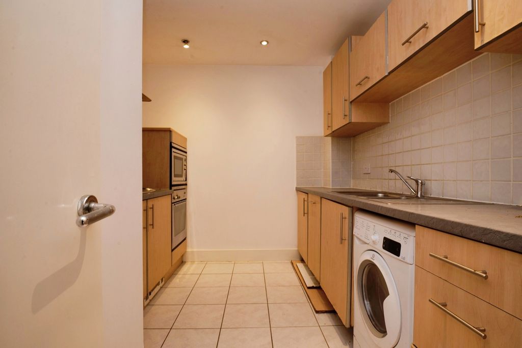Property photo 3 of 16 Separate Kitchen
