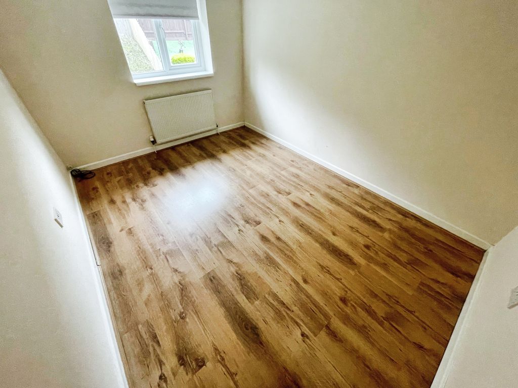 Additional image 9 of 4 bed property to rentHawthorn Glade, Abertillery NP13