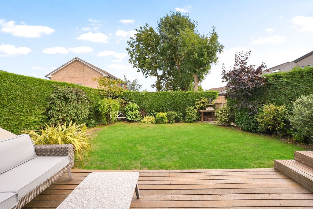 Property photo 3 of 32