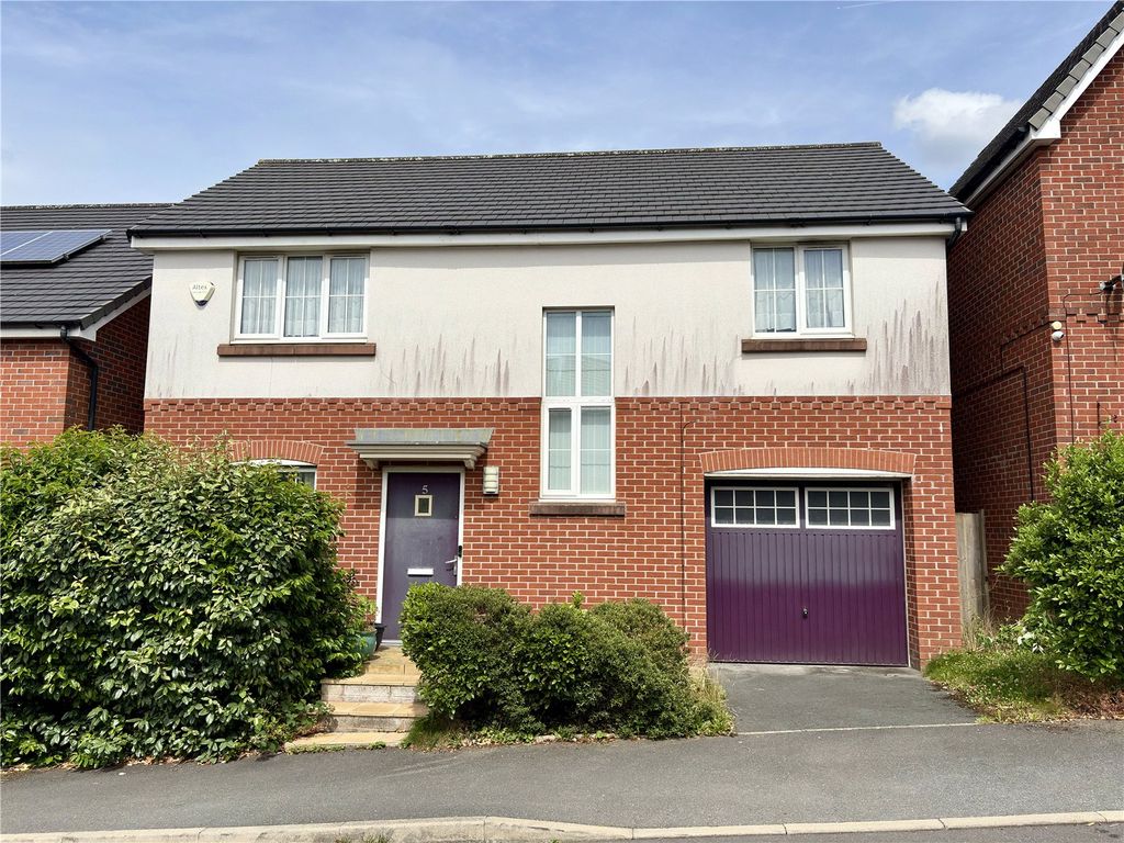 Property photo 1 of 17 Front External