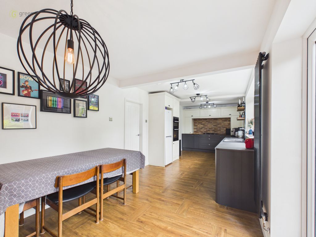 Property photo 3 of 21 B0330230152c41479d15F3866F21d24B100Cam03830G0Pr0304Still014