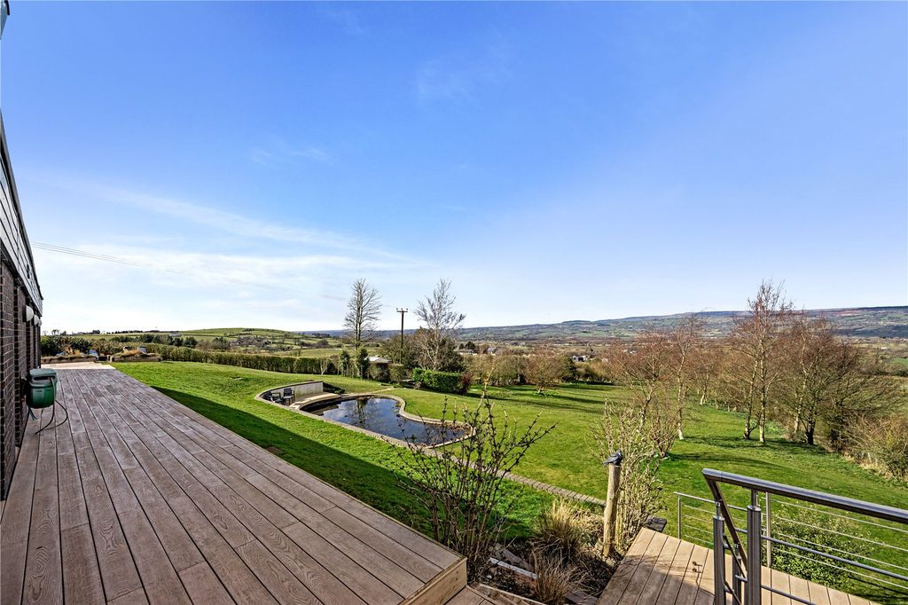 Property photo 3 of 38 Decking View