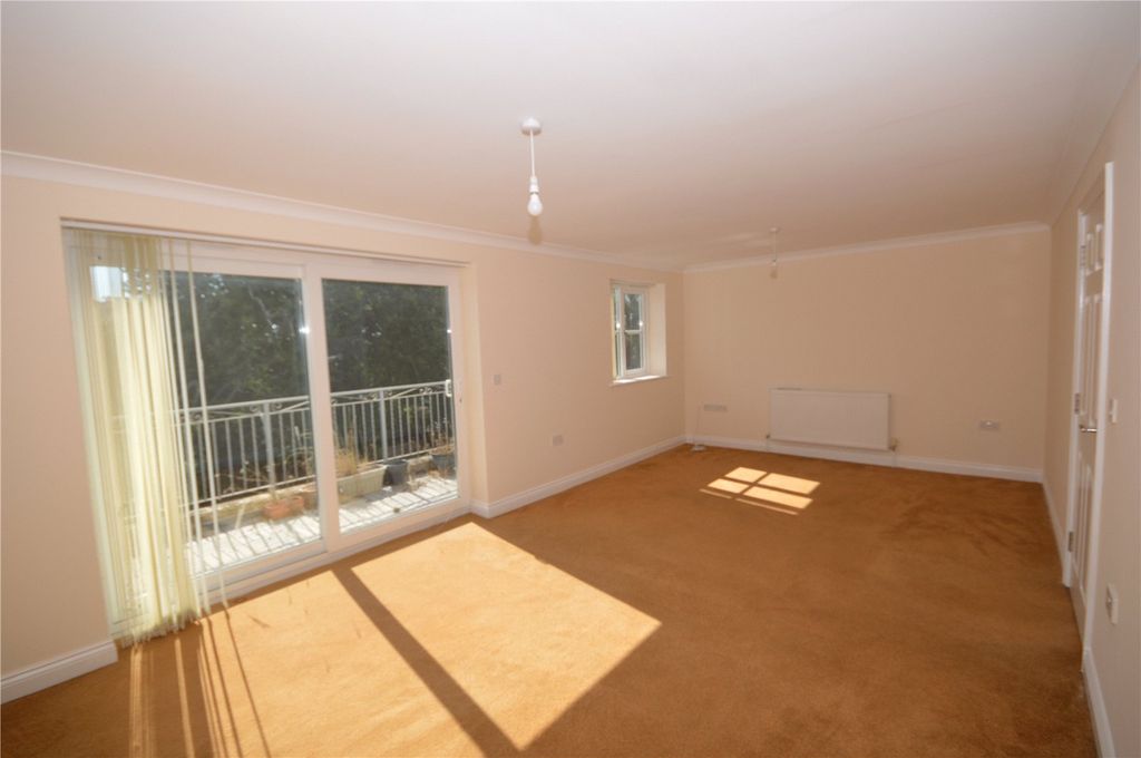 Property photo 2 of 16 Picture No. 24