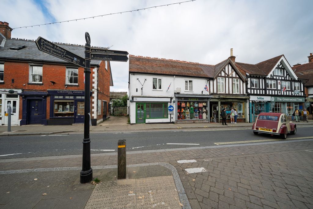 Property photo 2 of 10