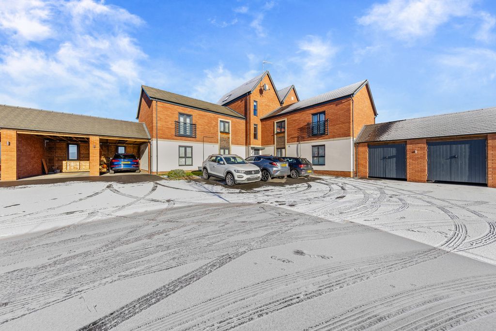 Property photo 2 of 19