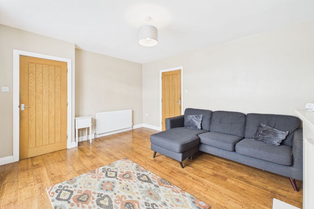 Property photo 3 of 21