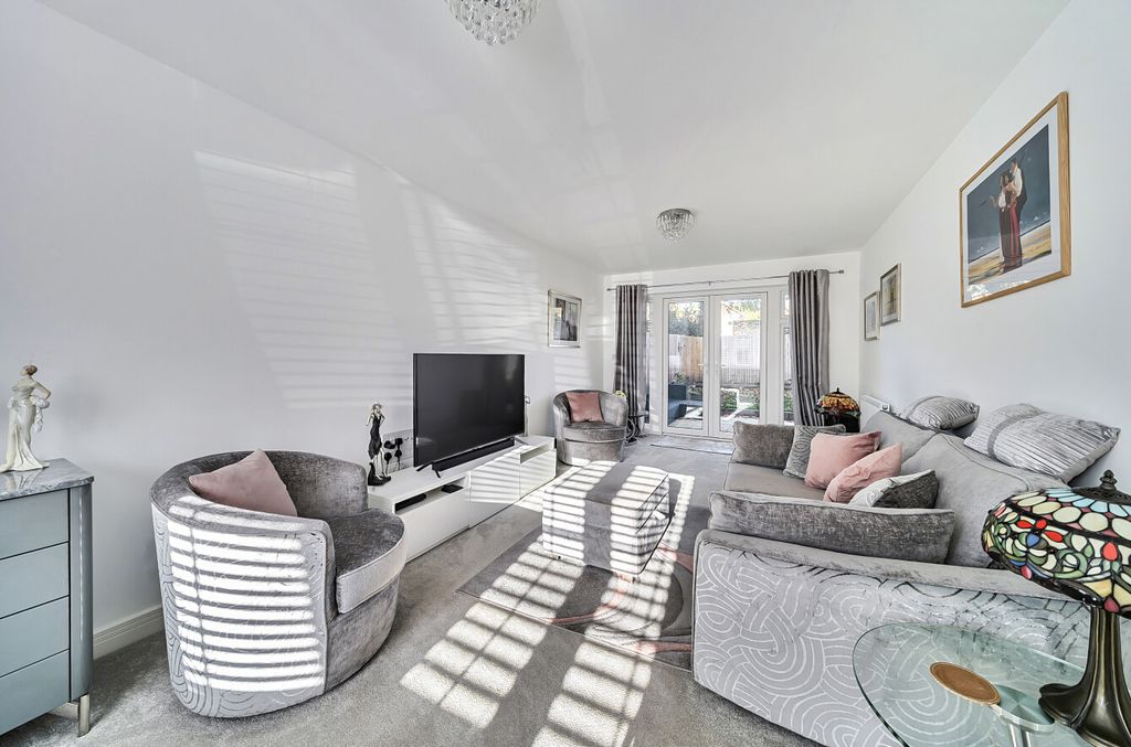 Property photo 2 of 25 1373647-15-691B0d...