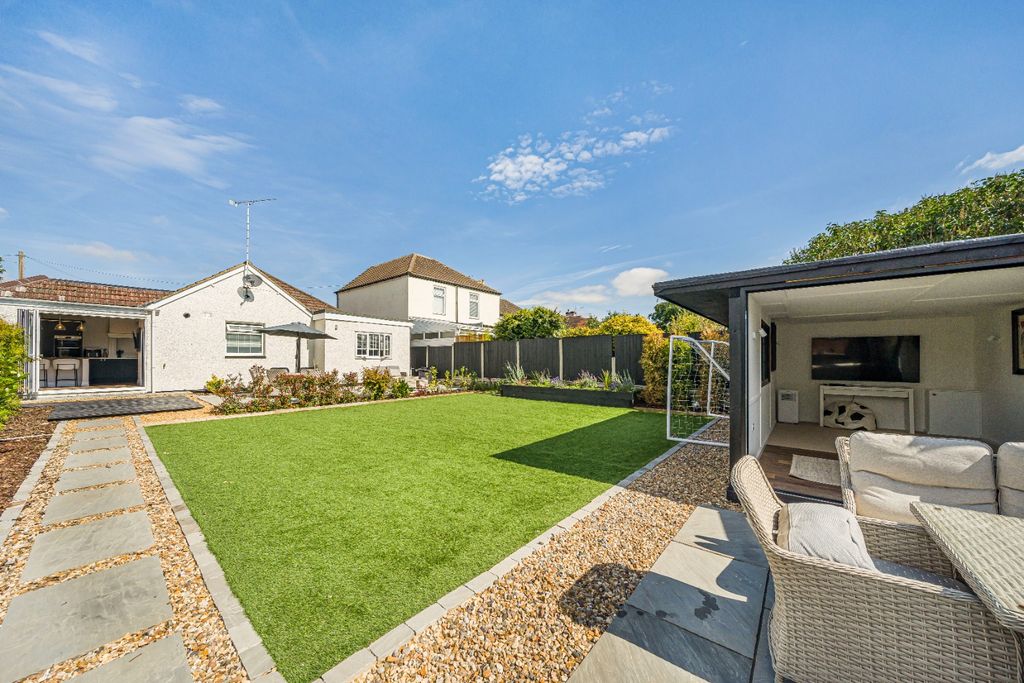 Property photo 3 of 28 5143653