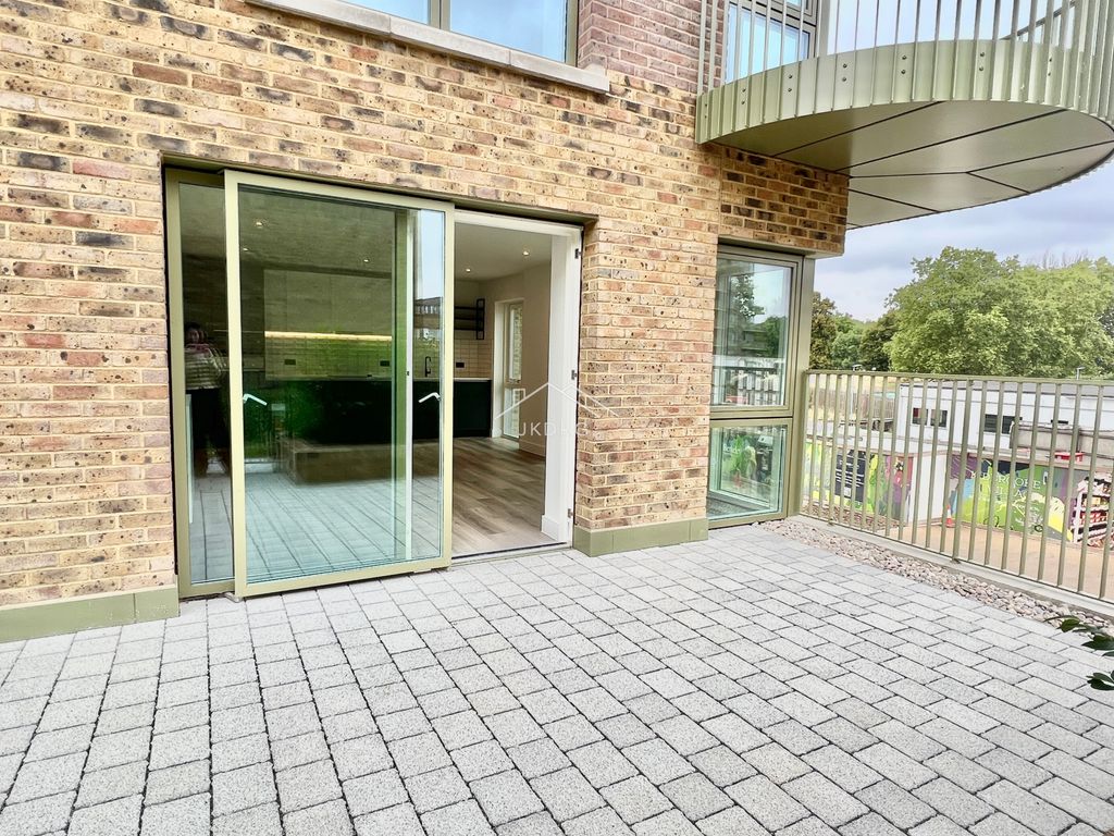 Property photo 3 of 9