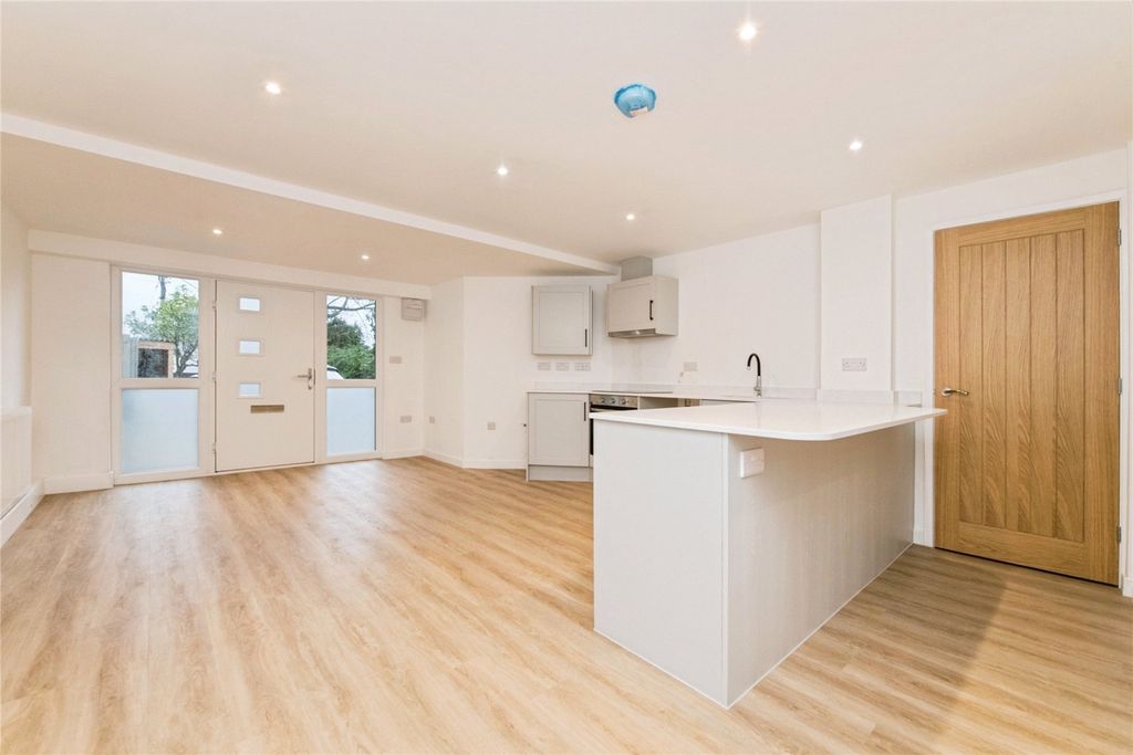 Additional image 8 of 2 bed flat for saleKerslakes Court, Honiton, Devon EX14