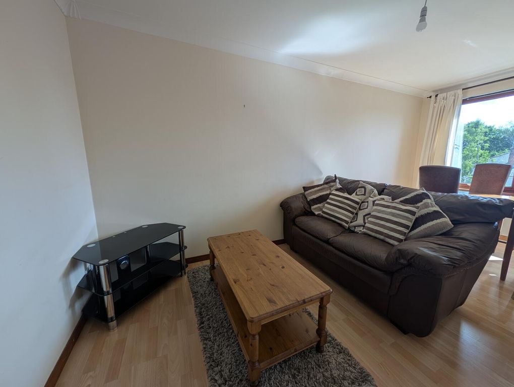 Property photo 1 of 10 Living Room