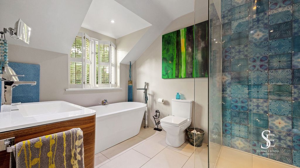 Additional image 24 of 5 bed property for saleOld Wokingham Road, Wokingham RG40