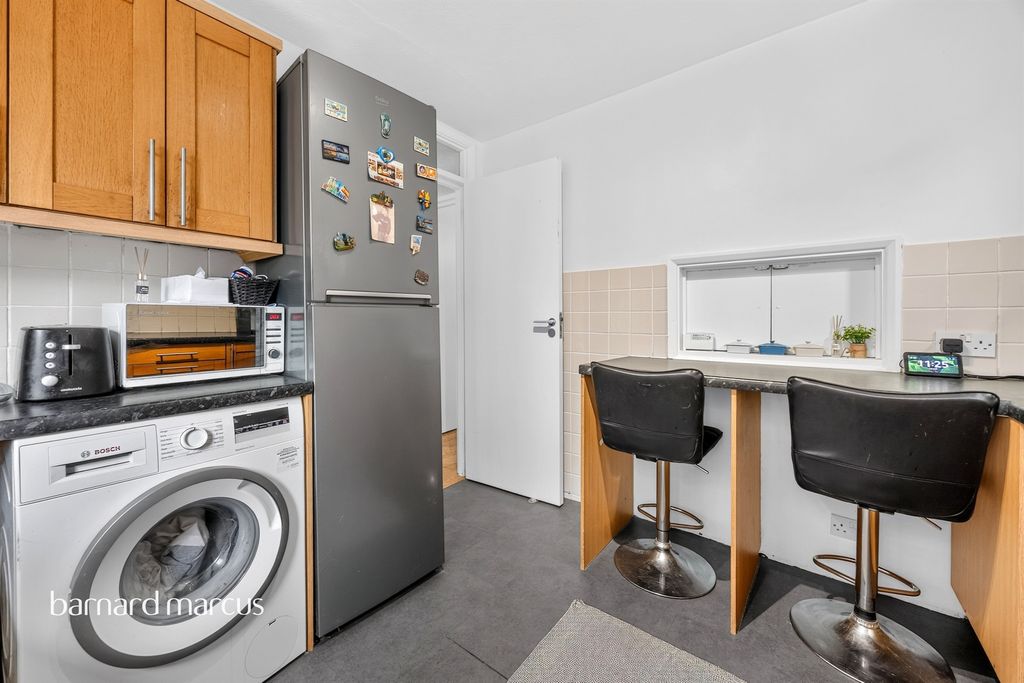 Property photo 2 of 21