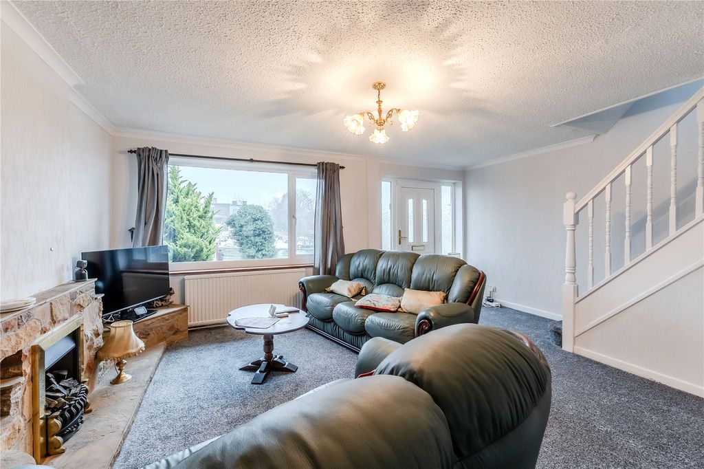 Property photo 2 of 12 Lounge