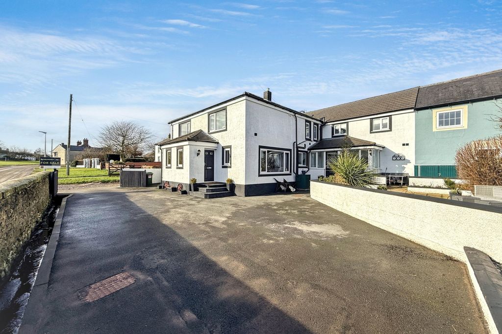 Property photo 3 of 43