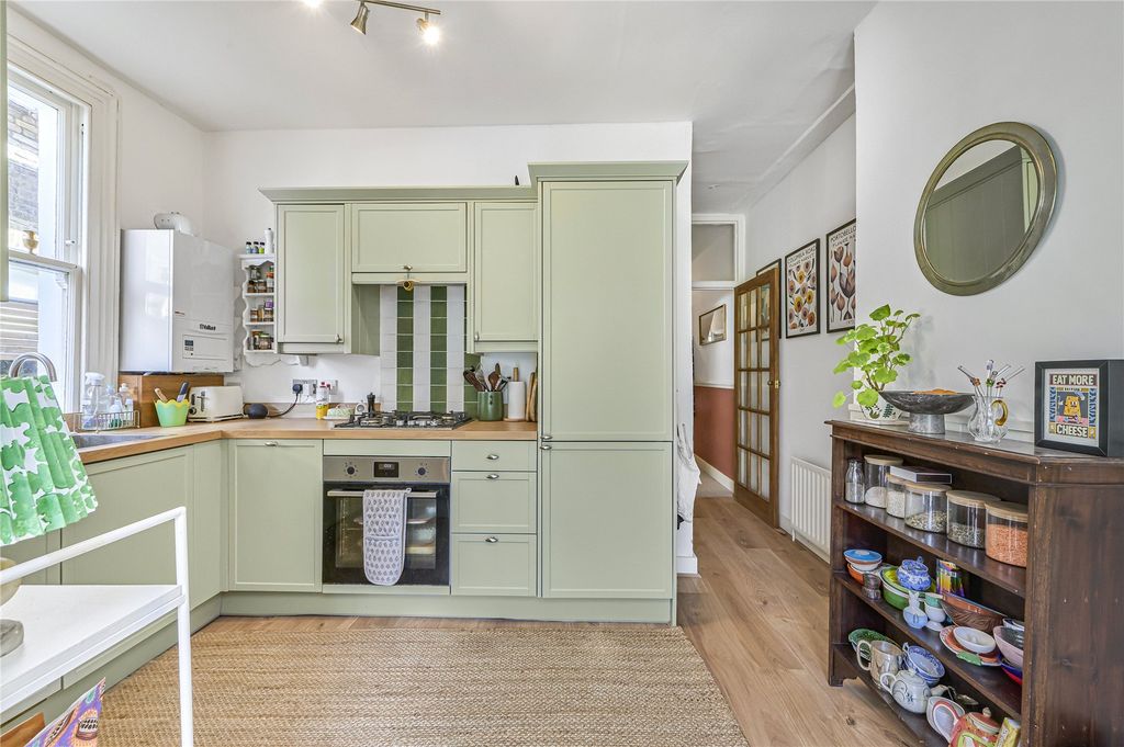 Property photo 3 of 13 Kitchen