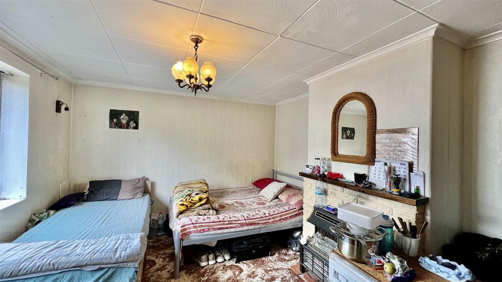 Property photo 2 of 8 Reception Room