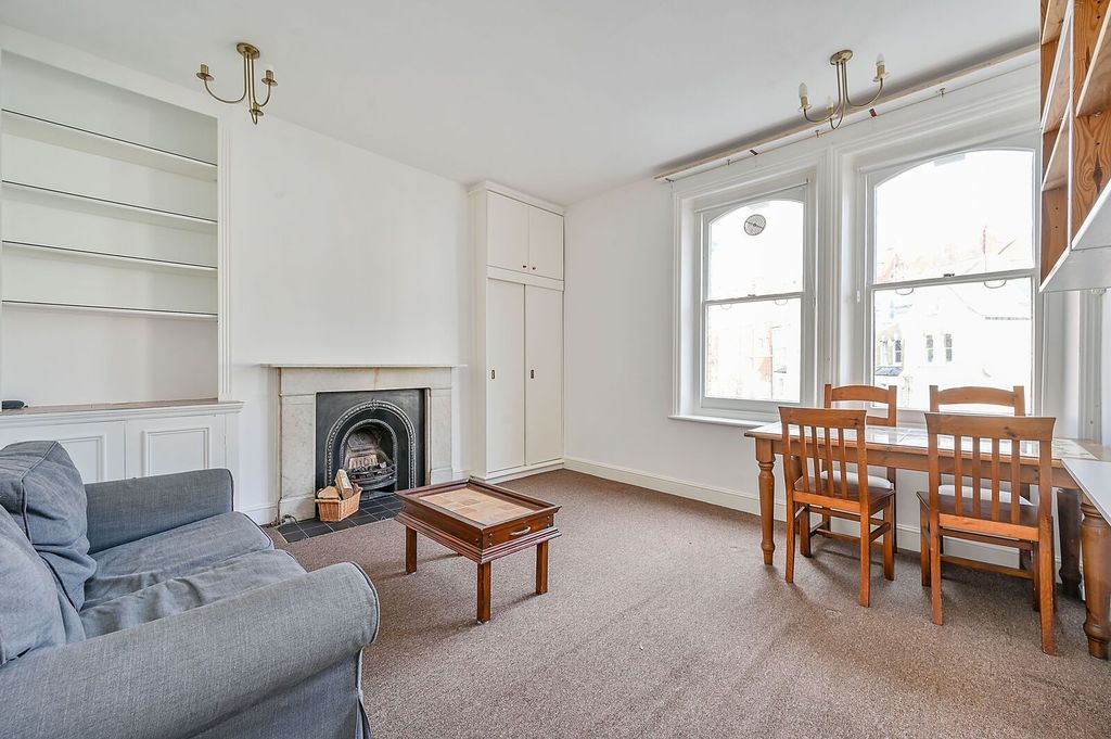 Property photo 2 of 9