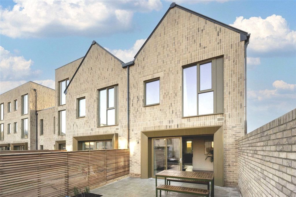 Property photo 3 of 21 Picture No. 24