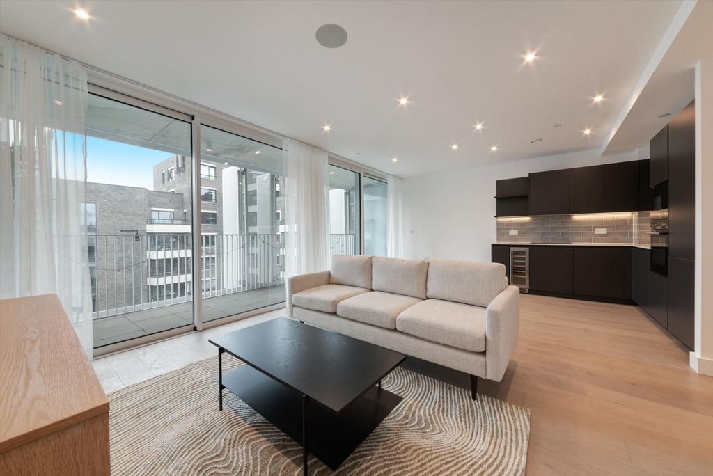 Property photo 1 of 19 Image