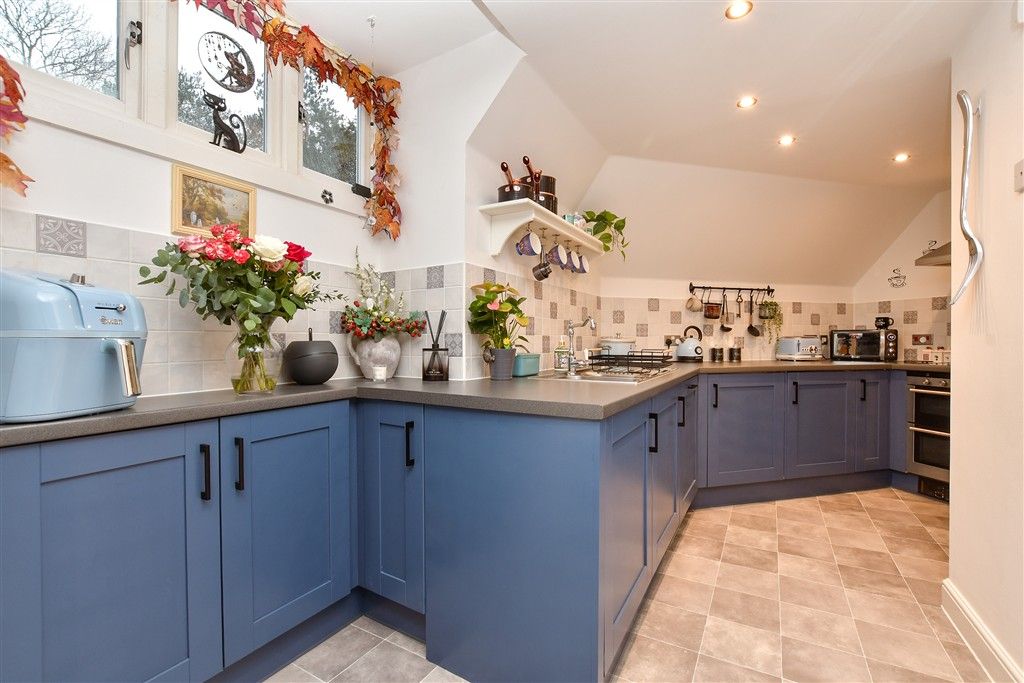 Property photo 3 of 14 Kitchen