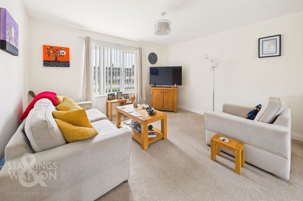 Property photo 2 of 20