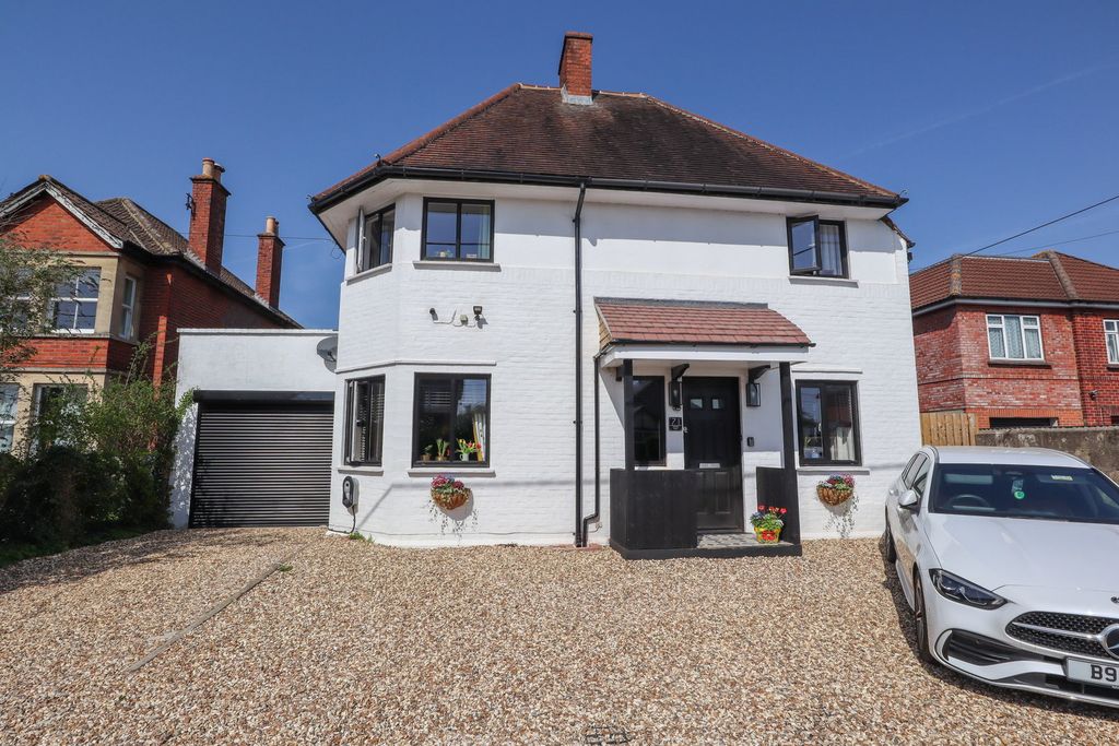 Property photo 1 of 27