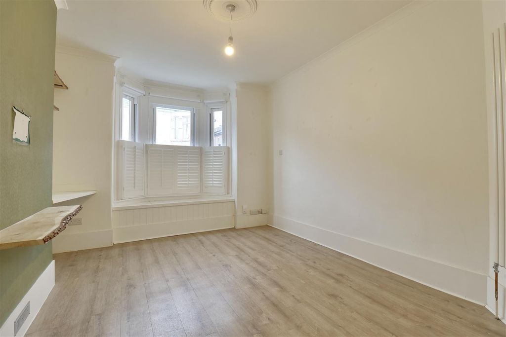 Property photo 3 of 23 51C2B8Ba-721C-4Ef7-Bcad-94865F3E66Aa_1_201_A.Jpeg