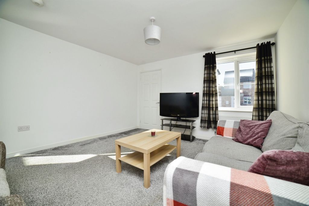 Property photo 2 of 11 Bedroom 1