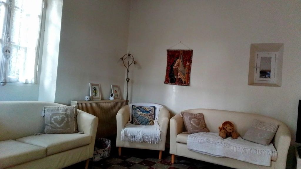 Property photo 3 of 12