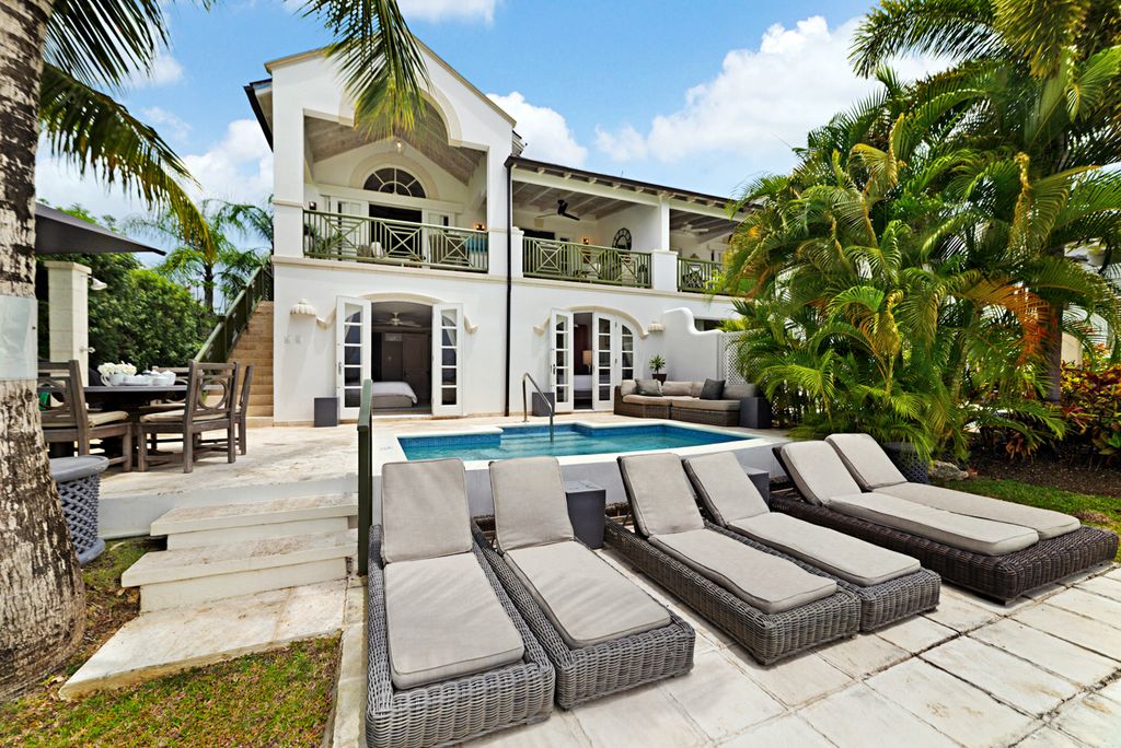 Property photo 2 of 34