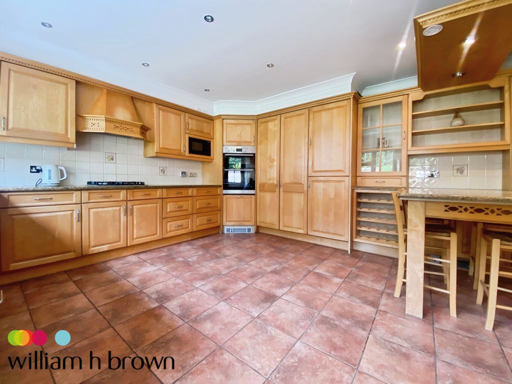 Property photo 3 of 15 Kitchen