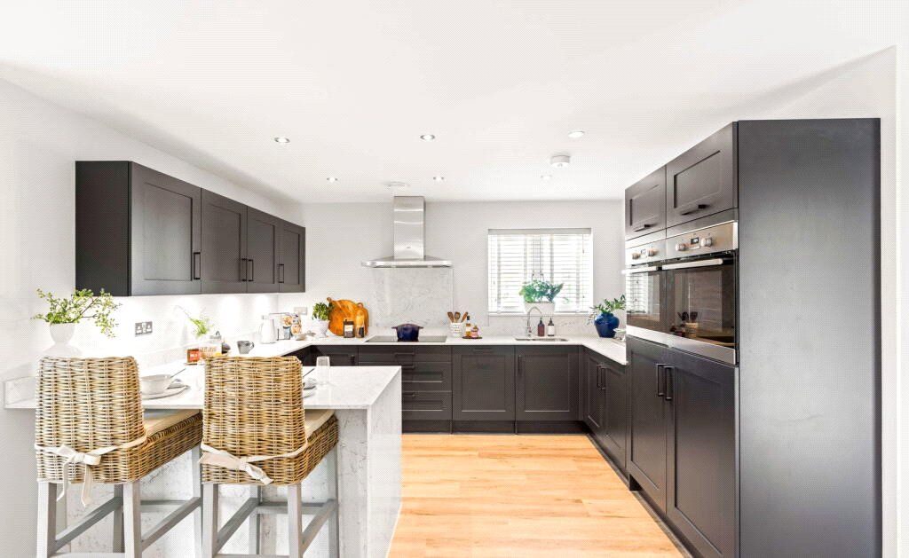 Property photo 3 of 8 Show Home