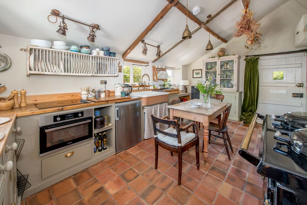 Property photo 3 of 25 Kitchen/Breakfast Room