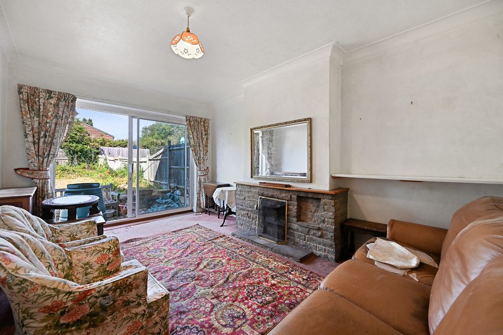 Property photo 2 of 13 11